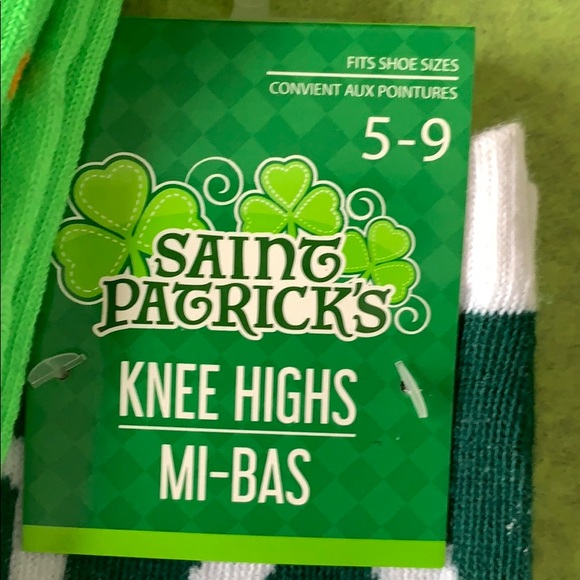 New St Patrick’s Bundle, 1 dish towel 4 pr socks - Picture 5 of 6